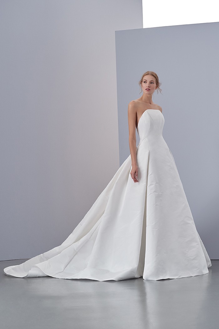 Strapless ball gown in silk faille with asymmetric seams | Peter Langner